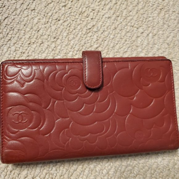 CHANEL RED CAMELLIA LAMBSKIN LONG WALLET - Picture 8 of 12